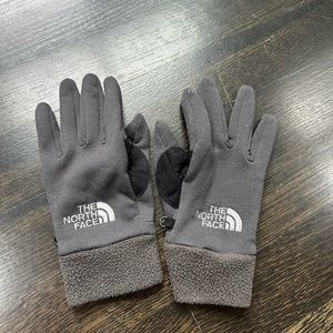 Women’s North Face Gloves